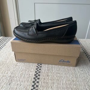 Clarks Women’s Ashland Bubble Slip-On Loafers Black | Comfortable Dress Shoes